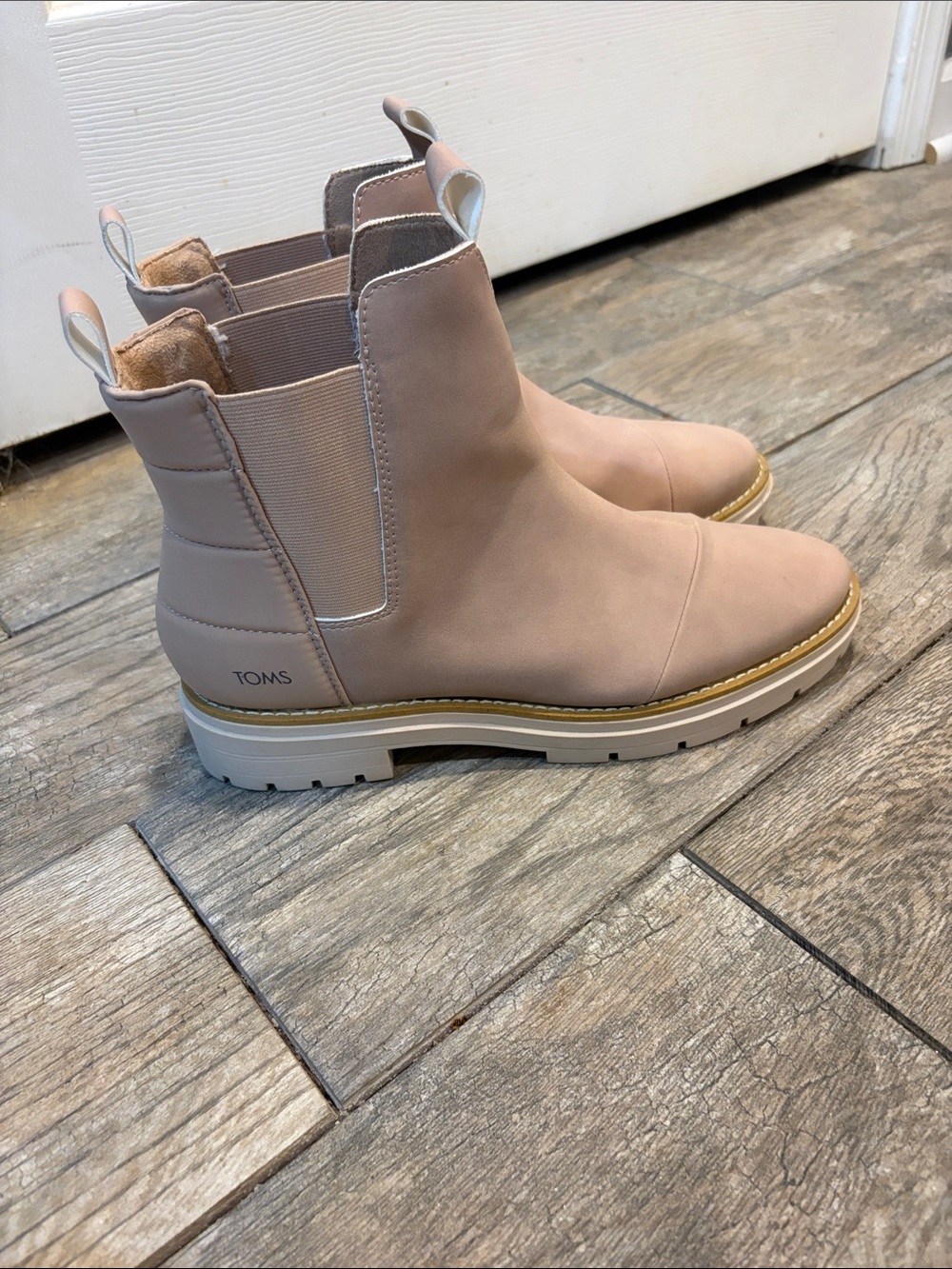 Toms Skylar Chelsea Ankle Boots Warm Taupe size 11